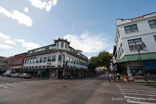 20091031_141556 D3.jpg - Chinatown, Honolulu.